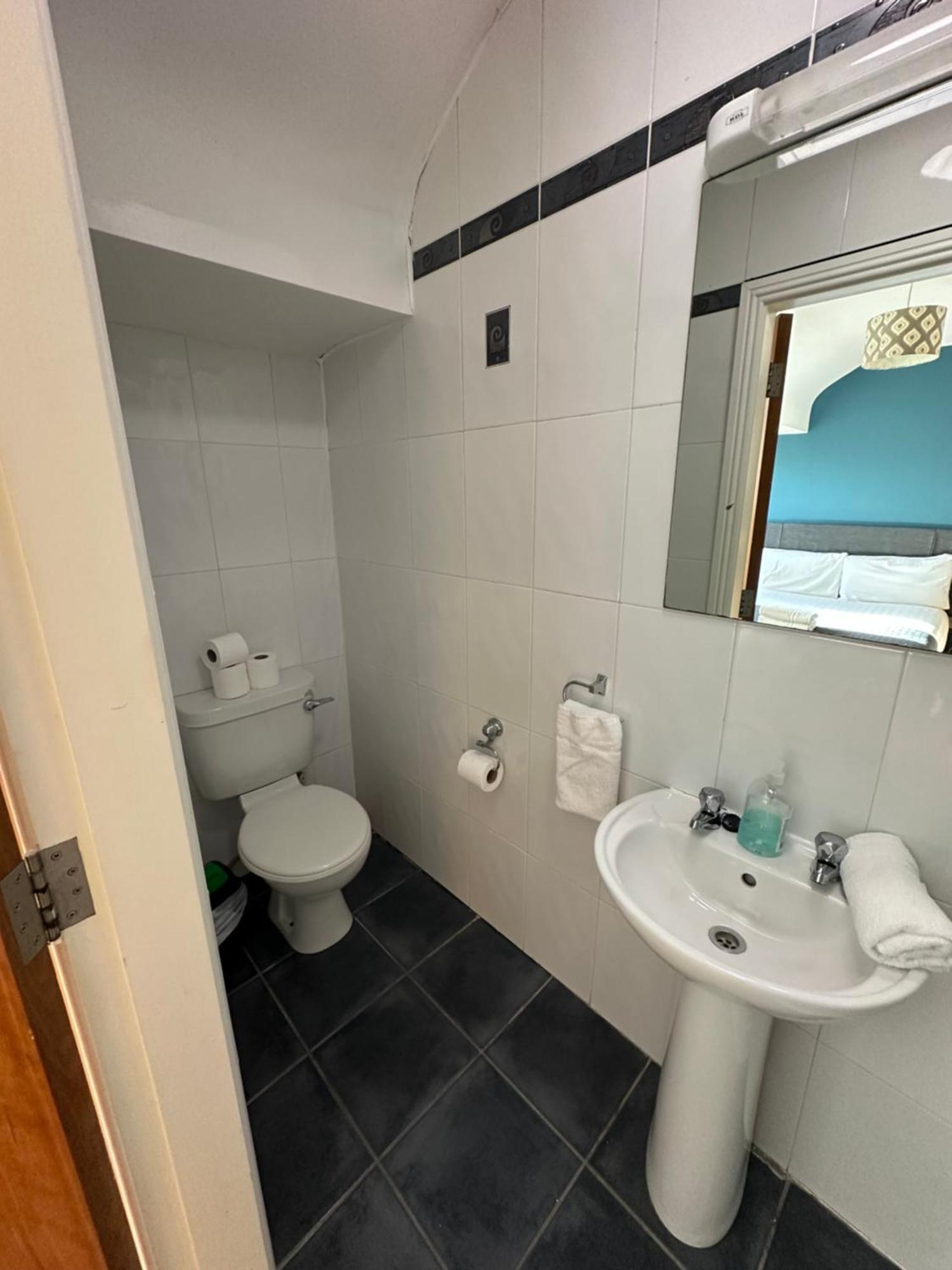 Waterlane Apartments Голвей Екстер'єр фото