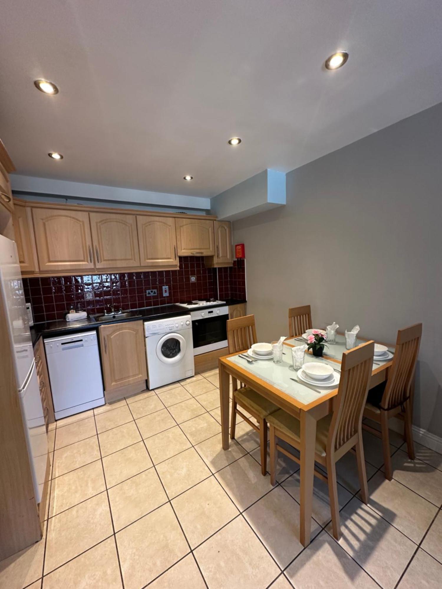 Waterlane Apartments Голвей Екстер'єр фото